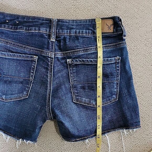 American Eagle Shortie Super Stretch Distressed Jean Shorts - Size 2 - Picture 12 of 14
